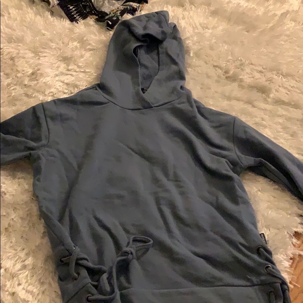 sweatshirt with ties